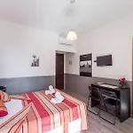 Mf Hotel